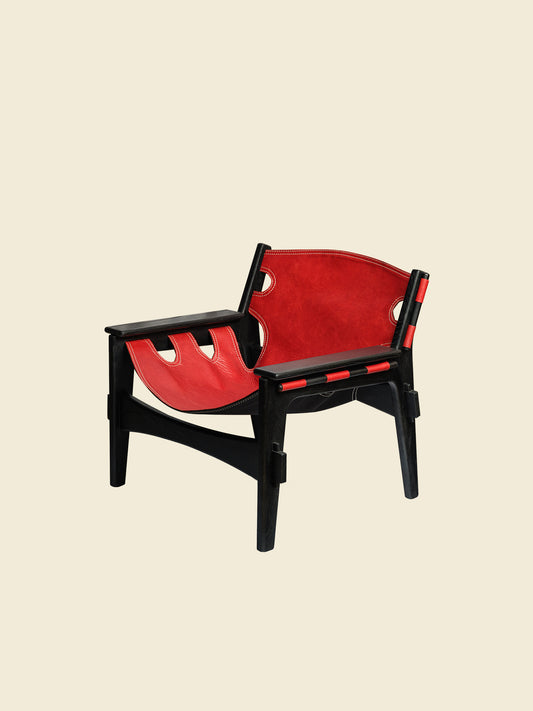 Replica Sergio Rodrigues Kilin lounge chair in red leather with black wooden frame
